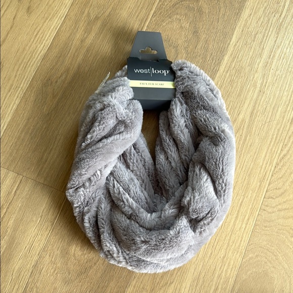 West Loop Faux Fur Gray Infinity Scarf New! - Picture 1 of 5